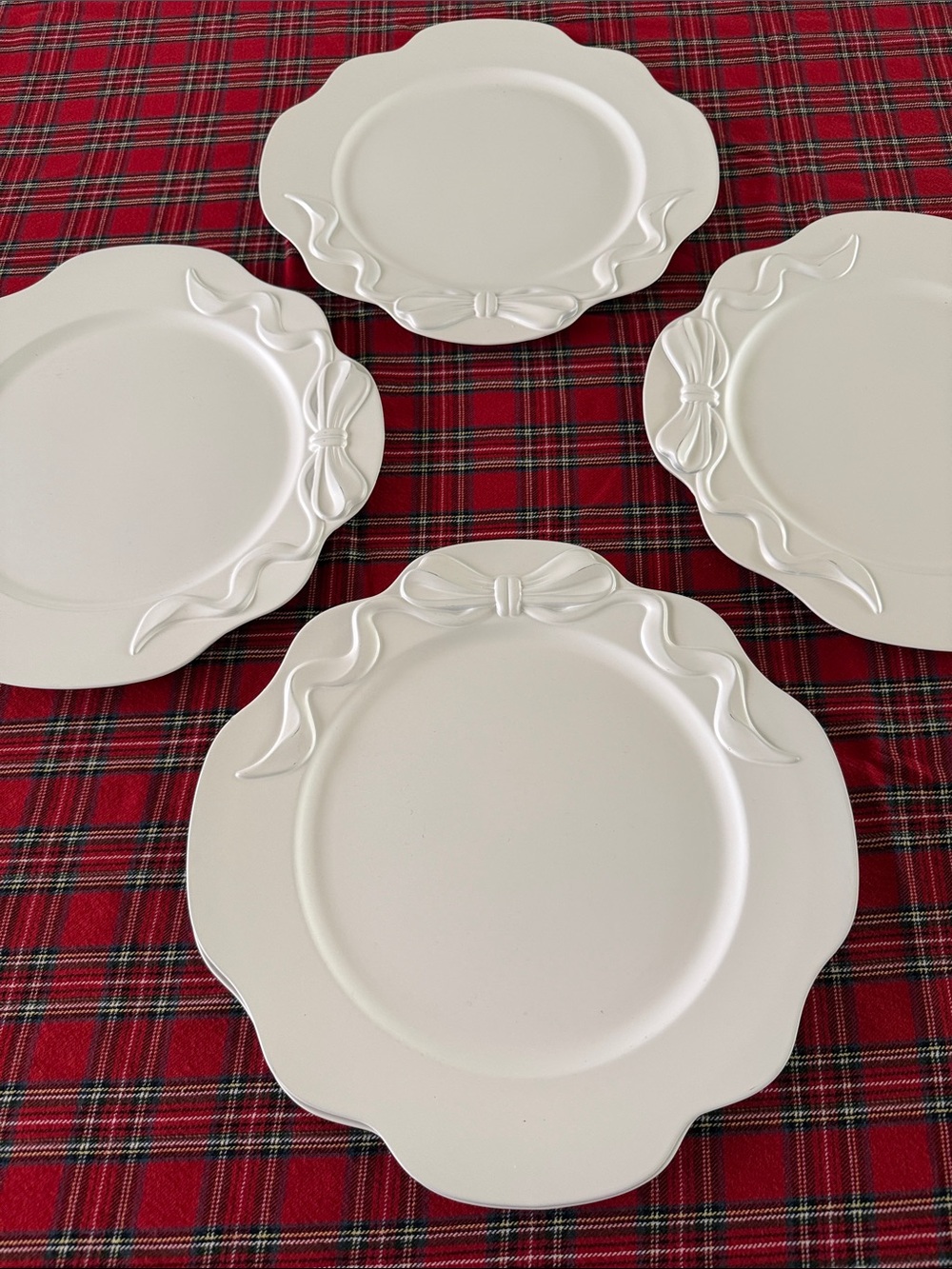 White Bow Dining Charger Plates - Set of 8 - Picture 4 of 6
